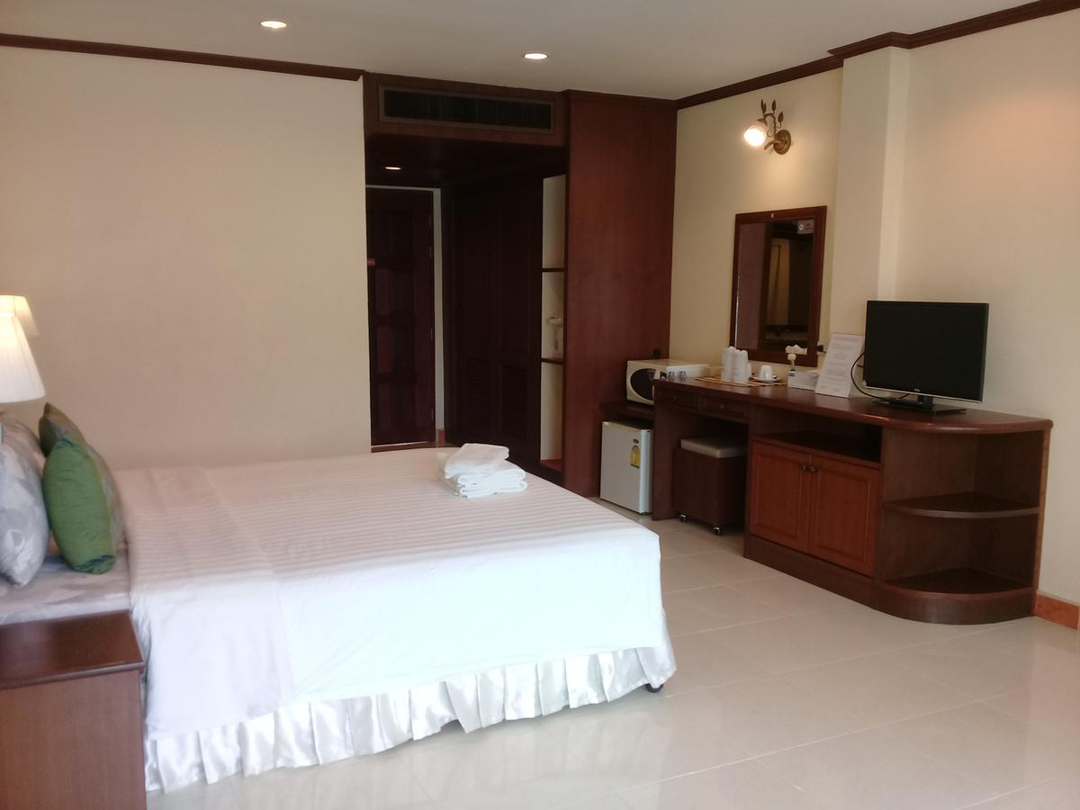 Hotel Ban Tyrol Patong Exteriér fotografie