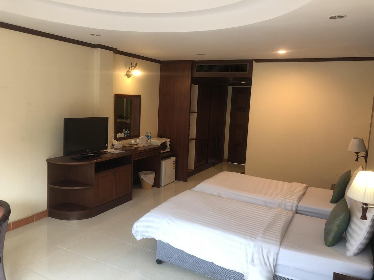 Hotel Ban Tyrol Patong Exteriér fotografie